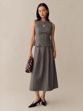 Womens Gray Midi A-Line Skirt and sleeveless fitted top set sz 0.